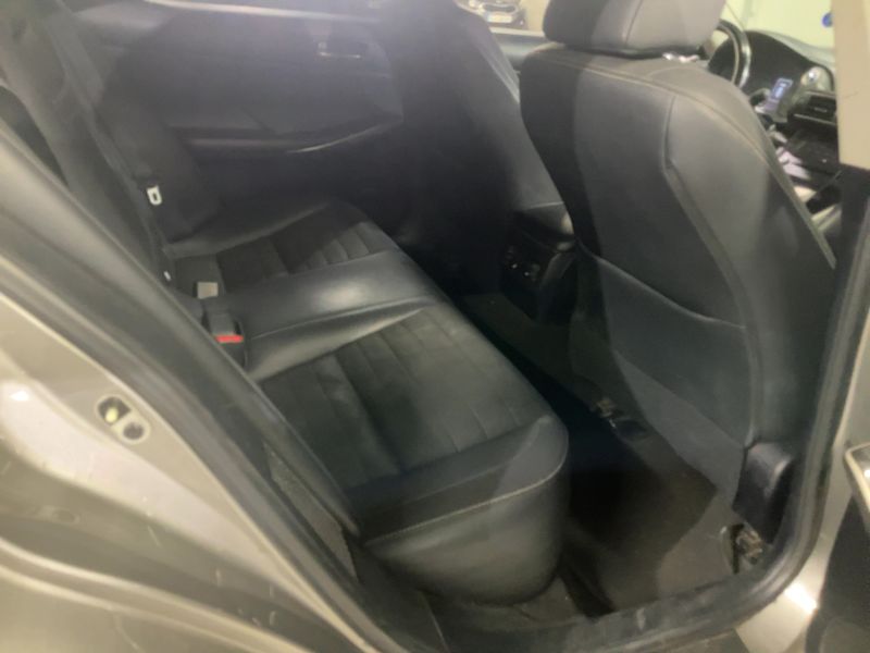 Lexus IS-Serie IS 300h Pack — zdjęcie 14