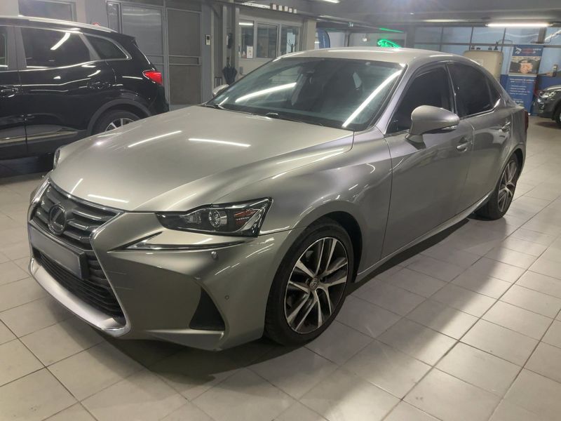 Lexus IS-Serie IS 300h Pack