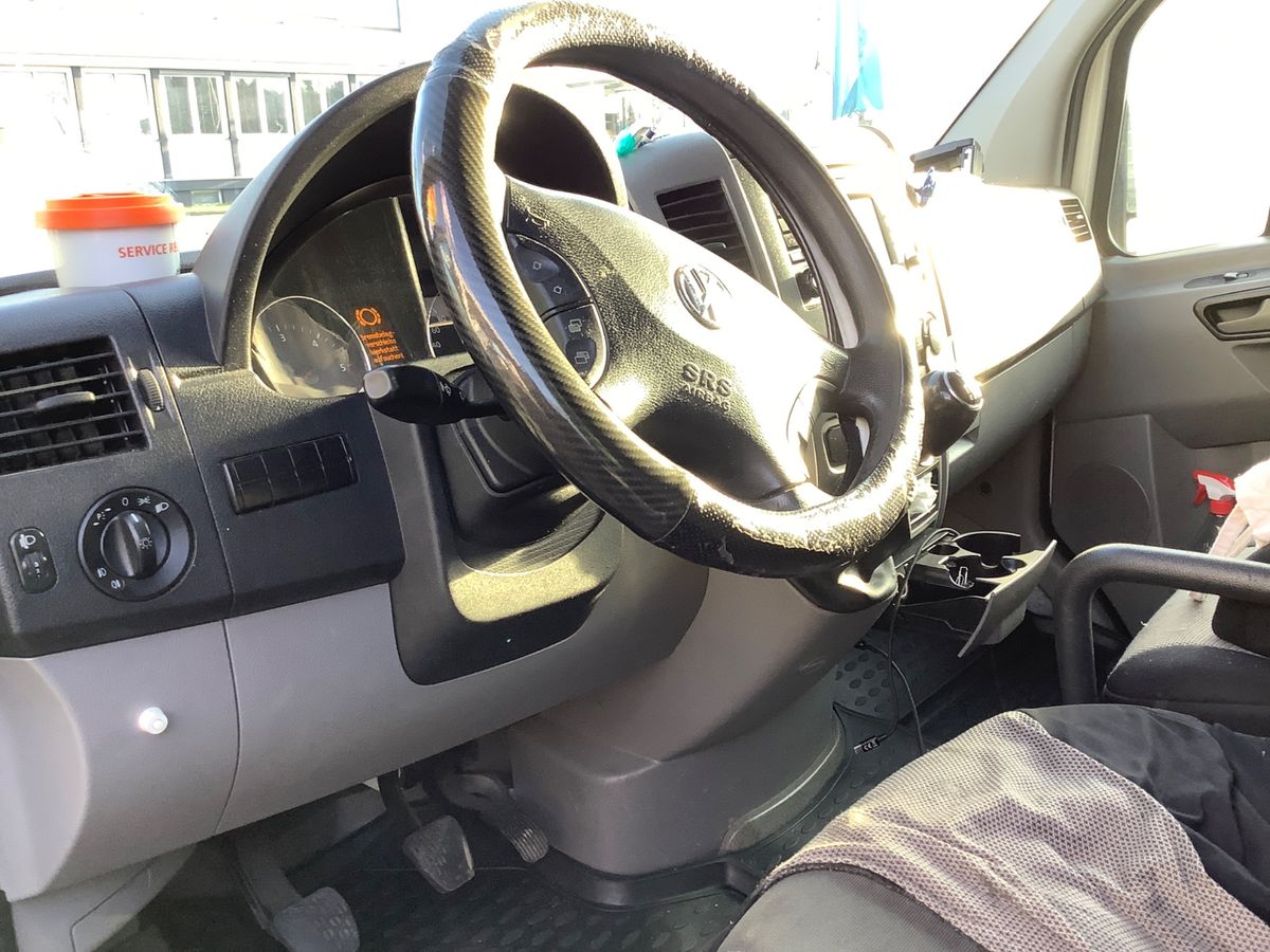 Volkswagen Crafter 2015 — photo 35