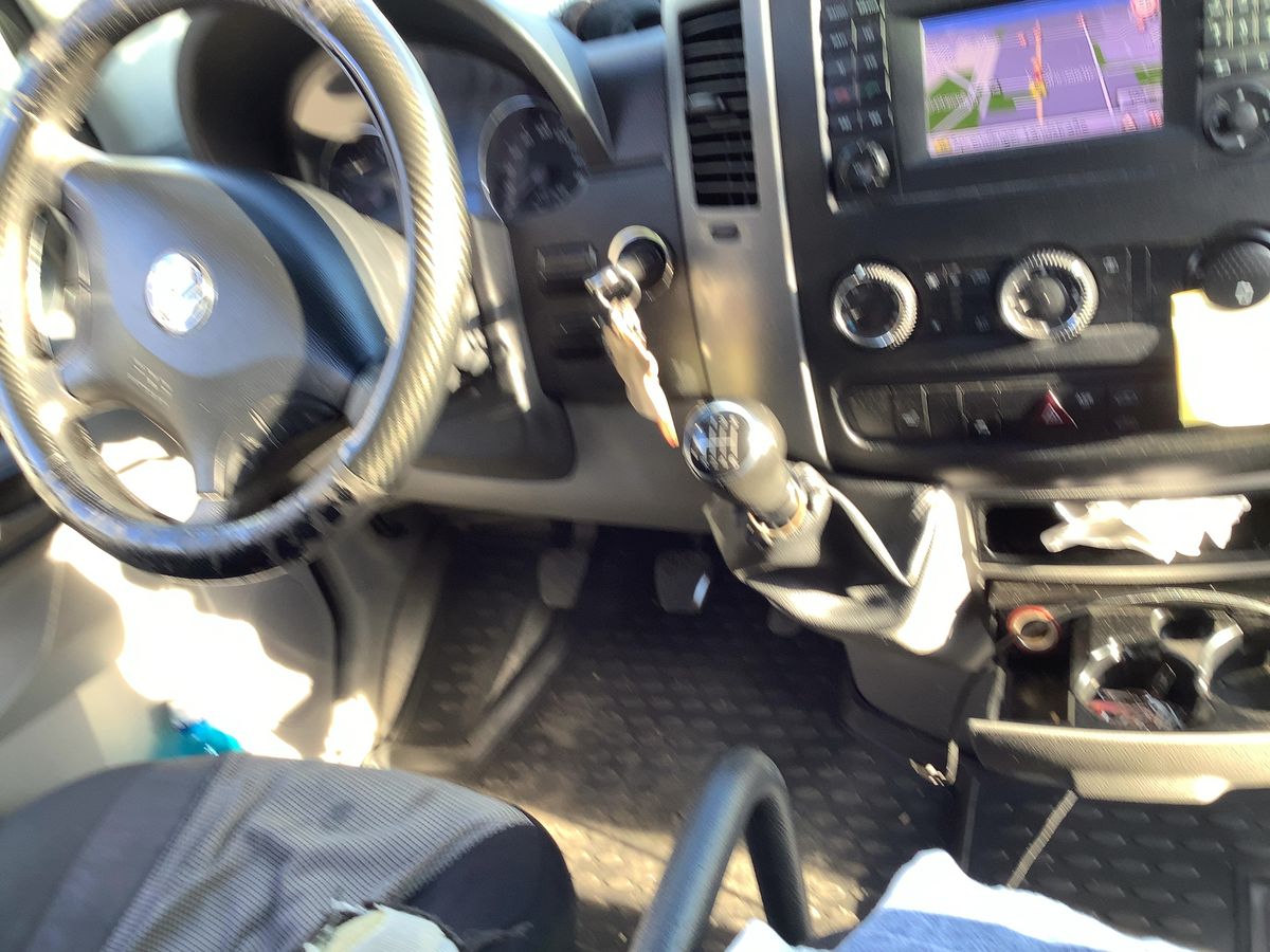 Volkswagen Crafter 2015 — photo 18