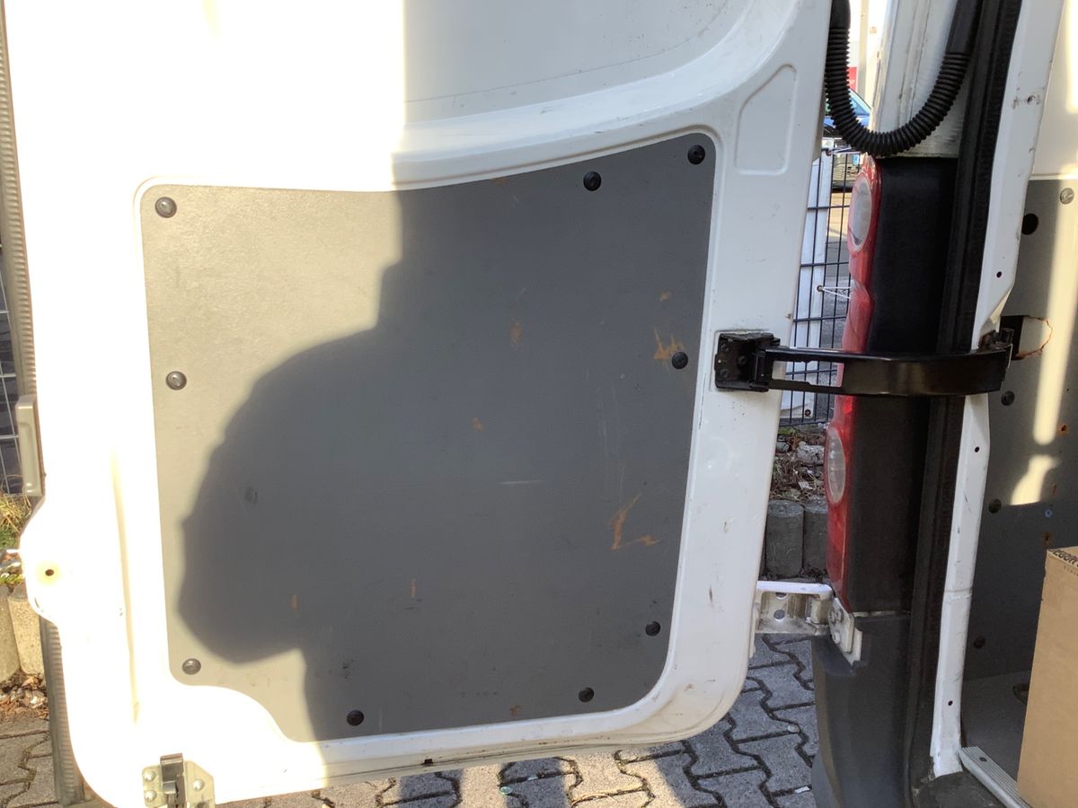Volkswagen Crafter 2015 — photo 37