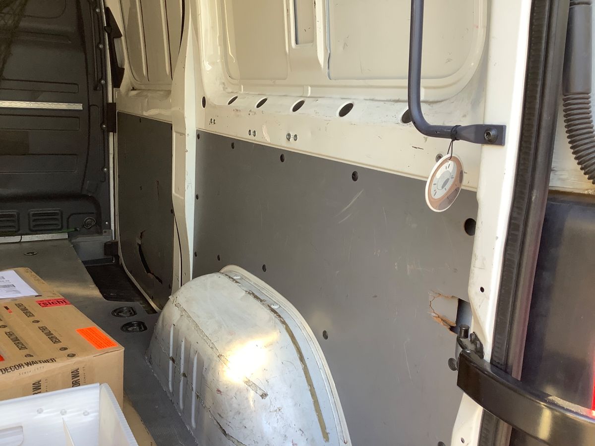Volkswagen Crafter 2015 — photo 36