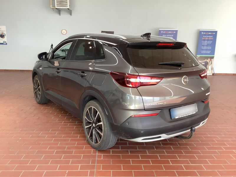 Opel Grandland X 1.6 Plug-in Hybrid 4 Ultimate — zdjęcie 3