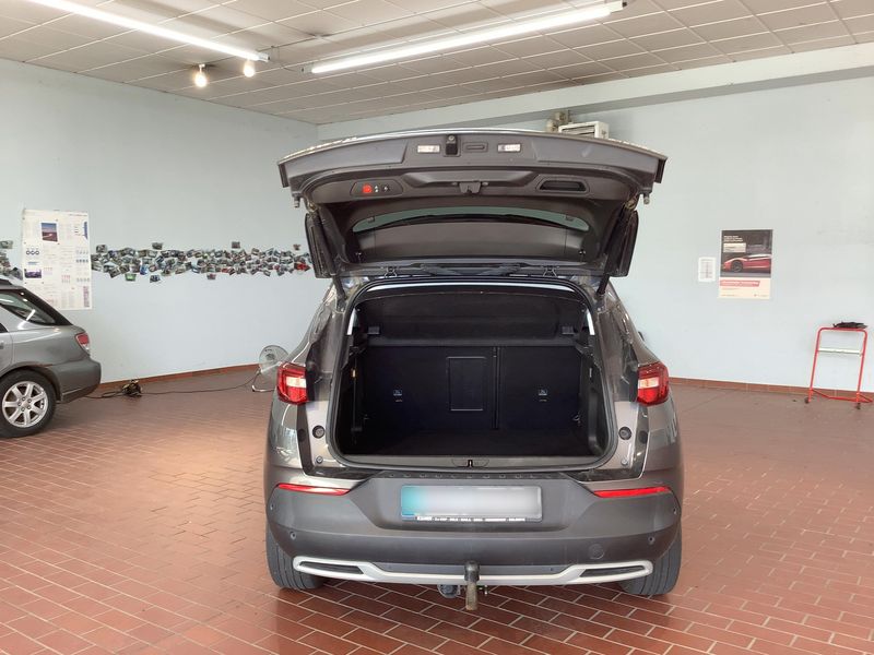Opel Grandland X 1.6 Plug-in Hybrid 4 Ultimate — zdjęcie 10