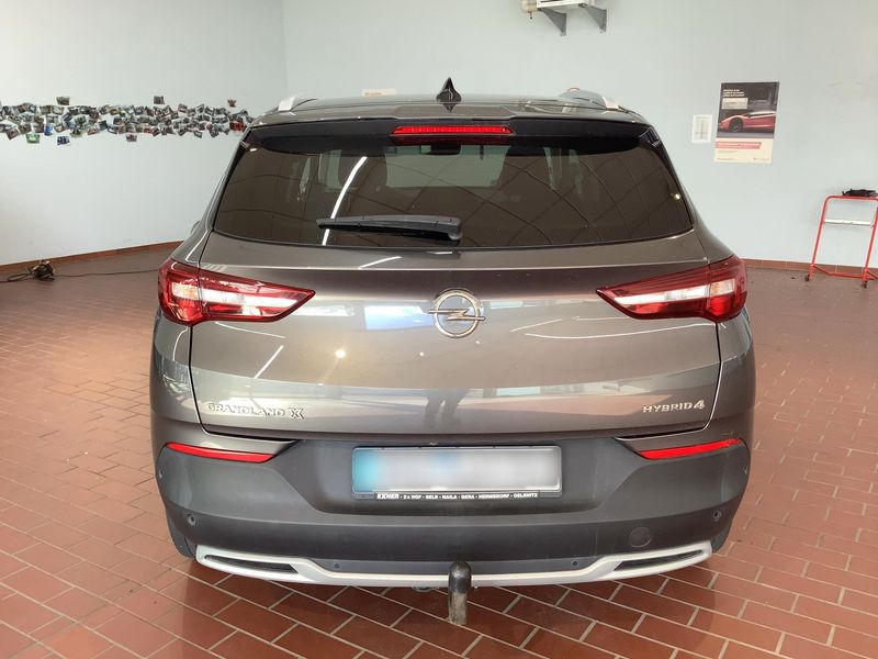 Opel Grandland X 1.6 Plug-in Hybrid 4 Ultimate — zdjęcie 5