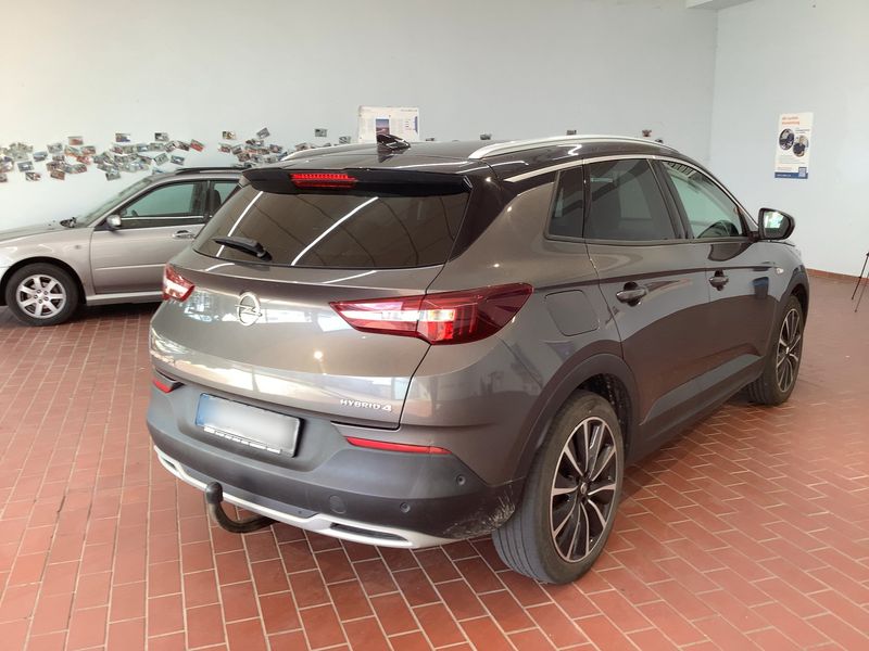 Opel Grandland X 1.6 Plug-in Hybrid 4 Ultimate — zdjęcie 6