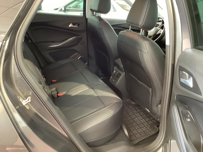 Opel Grandland X 1.6 Plug-in Hybrid 4 Ultimate — zdjęcie 14