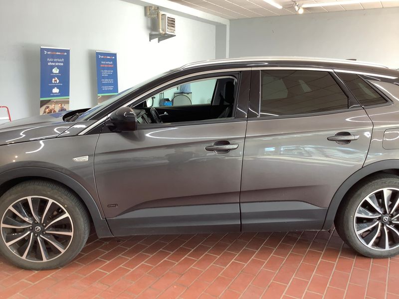 Opel Grandland X 1.6 Plug-in Hybrid 4 Ultimate — zdjęcie 4