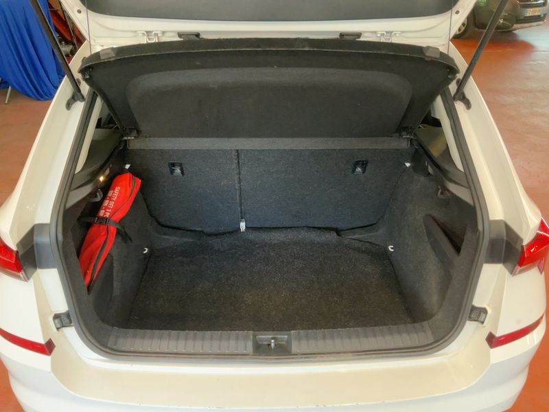 Skoda Kamiq 1.6 TDI Business — zdjęcie 10
