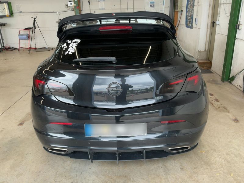 Opel Astra GTC 2.0 Turbo OPC — zdjęcie 5