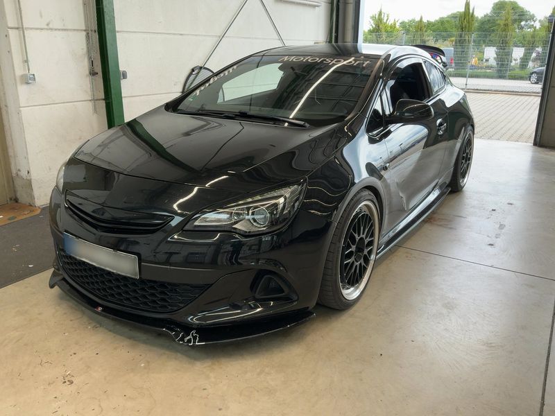 Opel Astra GTC 2.0 Turbo OPC