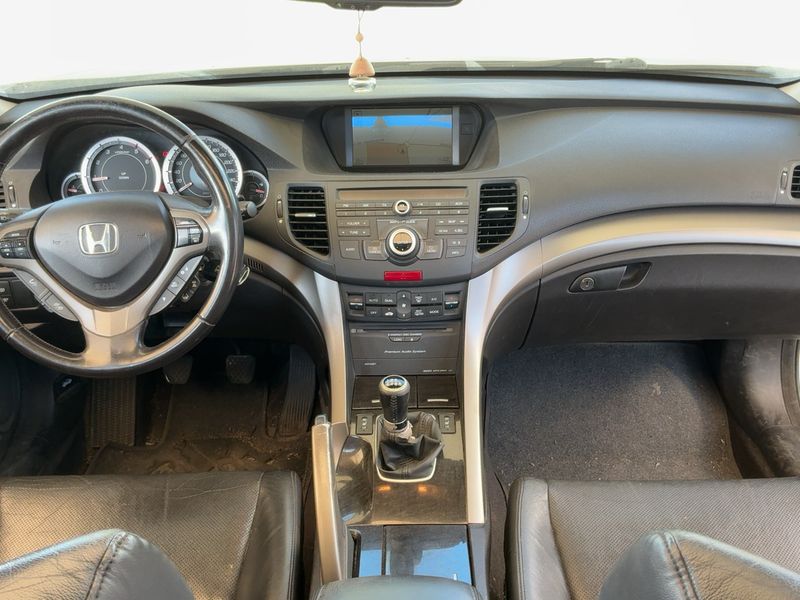 Honda Accord 2.2 DTEC Luxury Innova — zdjęcie 12