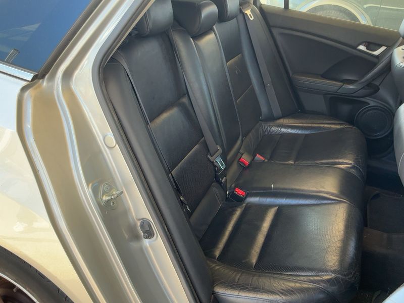 Honda Accord 2.2 DTEC Luxury Innova — zdjęcie 14