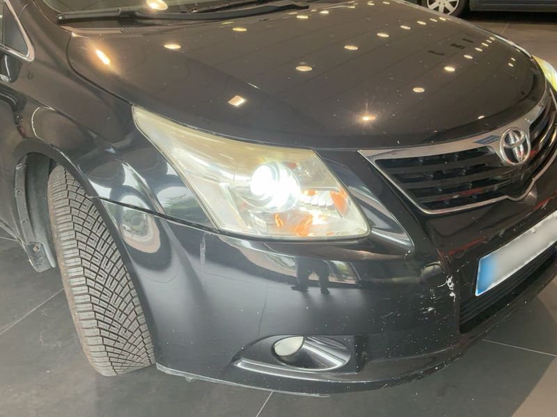 Toyota Avensis 2.0 D-4D Advance — zdjęcie 8