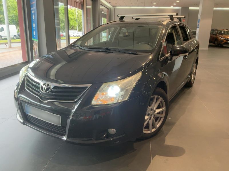 Toyota Avensis 2.0 D-4D Advance — zdjęcie 1