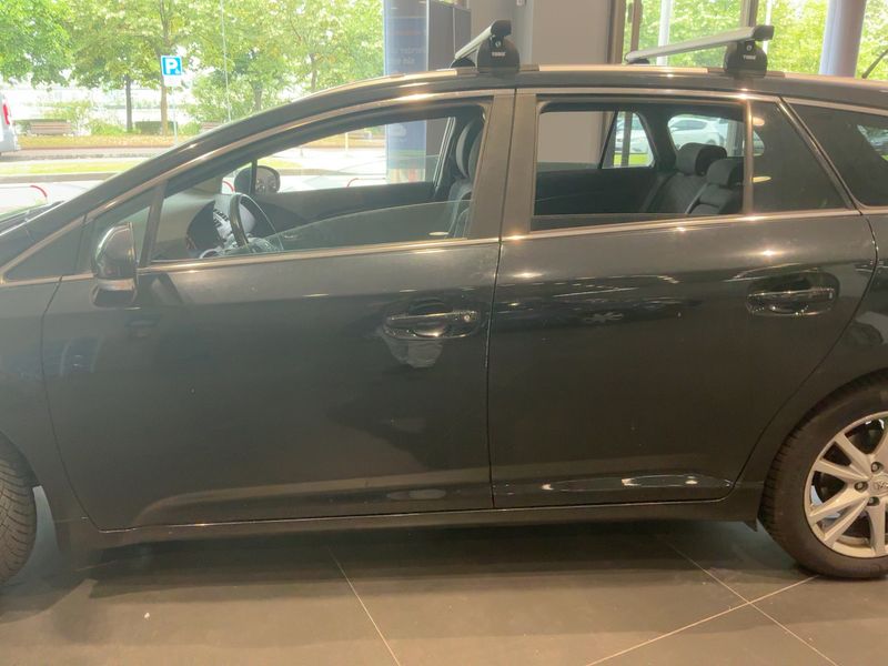 Toyota Avensis 2.0 D-4D Advance — zdjęcie 4