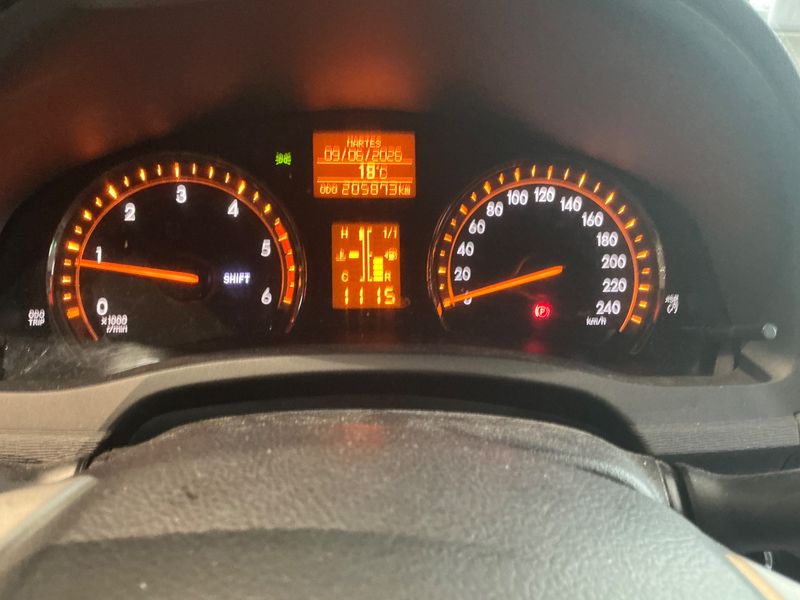 Toyota Avensis 2.0 D-4D Advance — zdjęcie 13