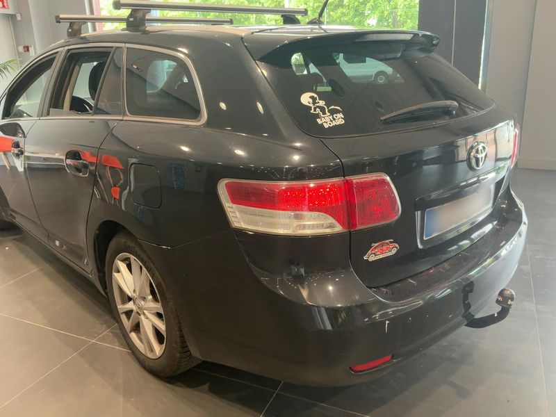 Toyota Avensis 2.0 D-4D Advance — zdjęcie 3