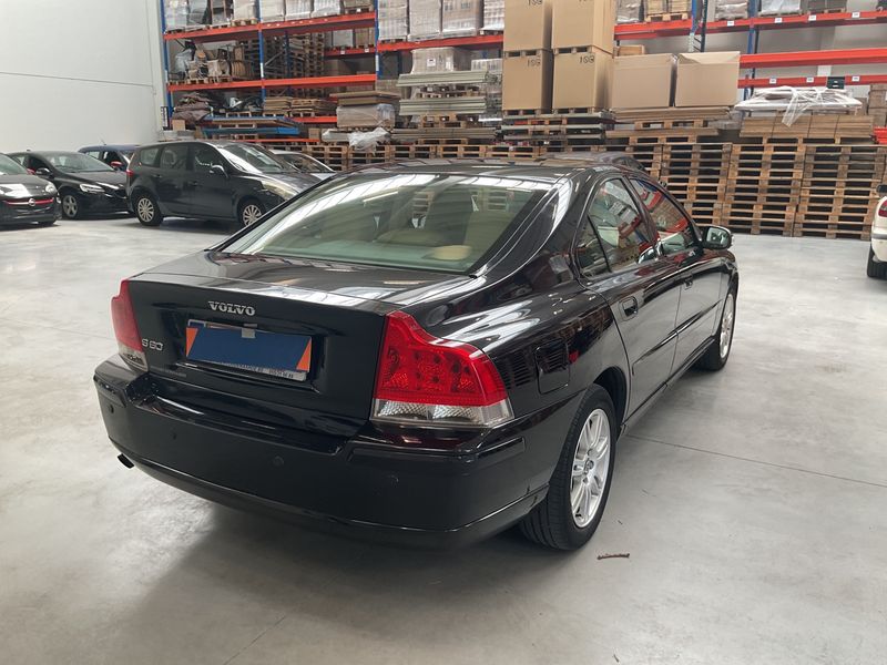 Volvo S60 2.4 D Kinetic — zdjęcie 2