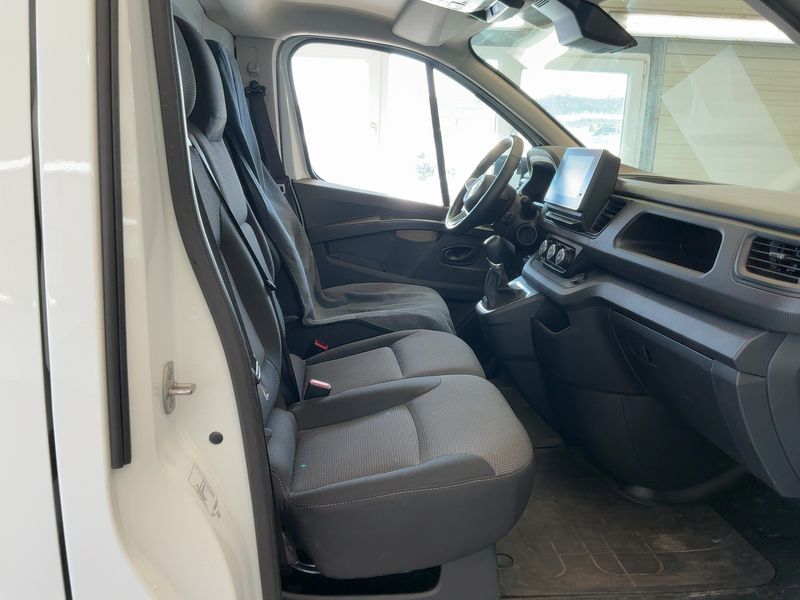 Nissan Primastar 2.0 dCi L1H1 2,8t N-Connecta — zdjęcie 11