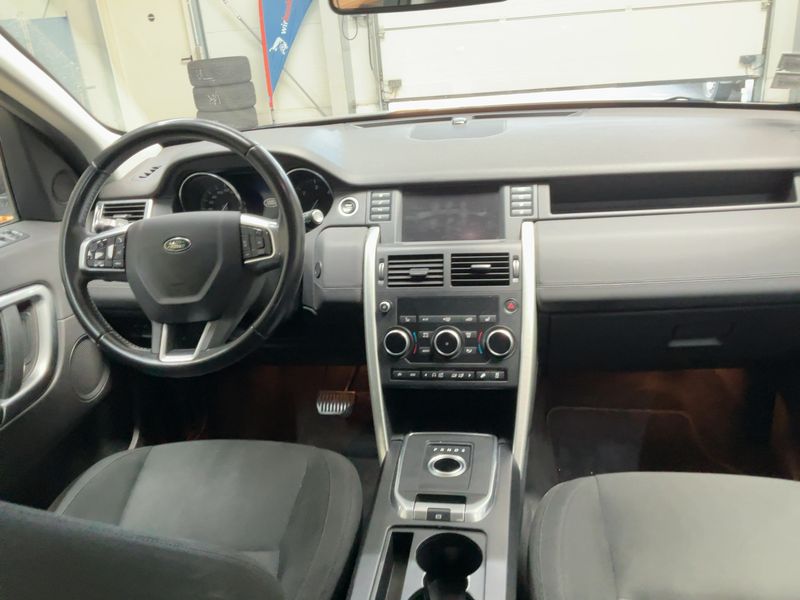 Land Rover Discovery Sport 2.2 Td4 SE AWD — zdjęcie 12