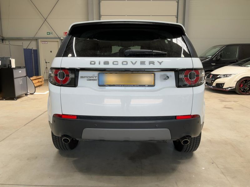 Land Rover Discovery Sport 2.2 Td4 SE AWD — zdjęcie 5