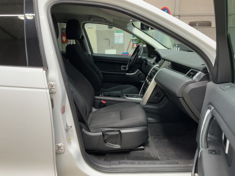 Land Rover Discovery Sport 2.2 Td4 SE AWD — zdjęcie 11