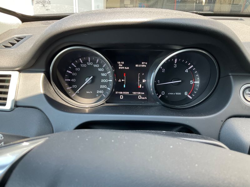 Land Rover Discovery Sport 2.2 Td4 SE AWD — zdjęcie 13