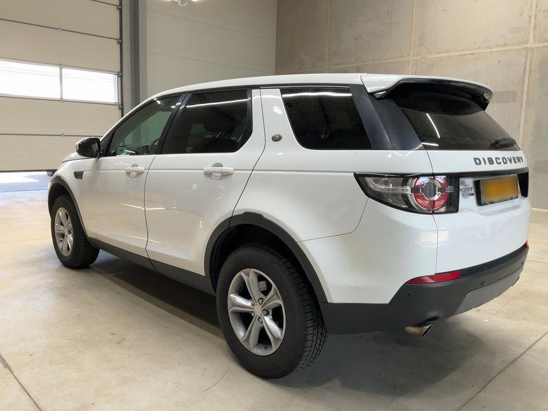 Land Rover Discovery Sport 2.2 Td4 SE AWD — zdjęcie 3