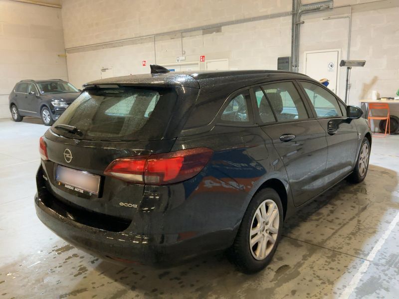 Opel Astra 1.6 CDTI DPF Business — zdjęcie 6