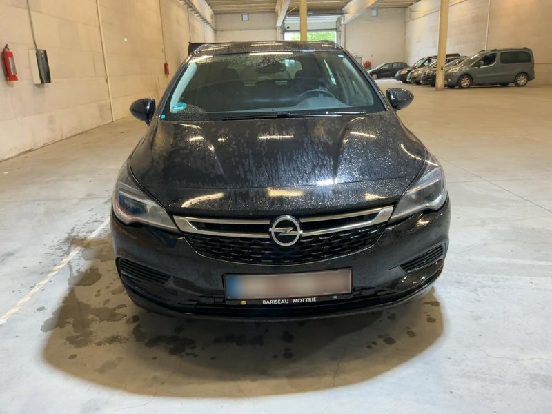 Opel Astra 1.6 CDTI DPF Business — zdjęcie 9