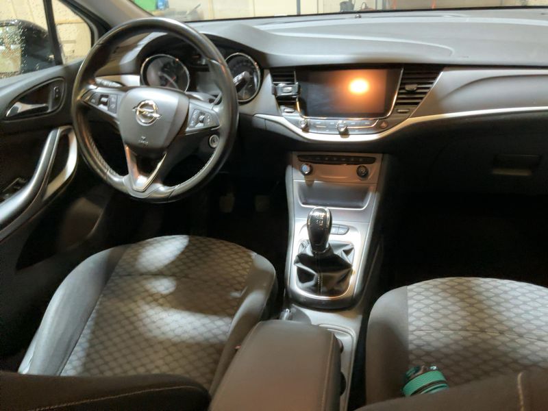 Opel Astra 1.6 CDTI DPF Business — zdjęcie 12