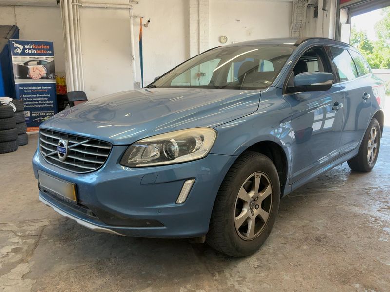 Volvo XC60 2.0 D4 Momentum 2WD 2017 – снимка 1