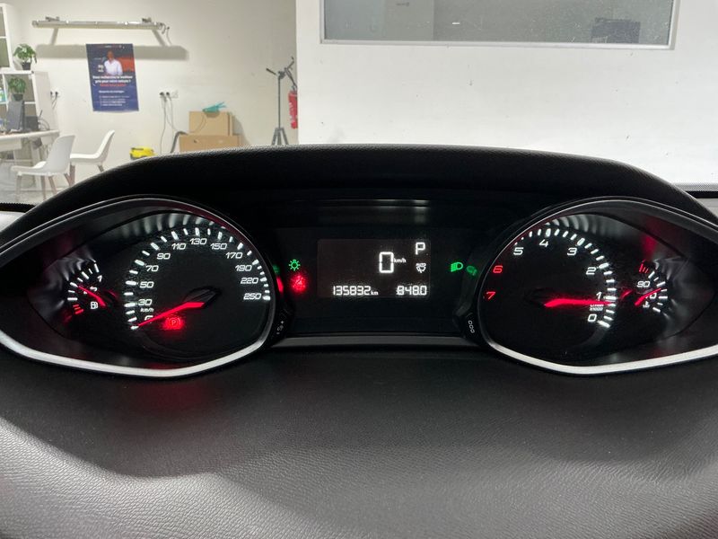 Peugeot 308 1.2 PureTech Active Business — zdjęcie 13