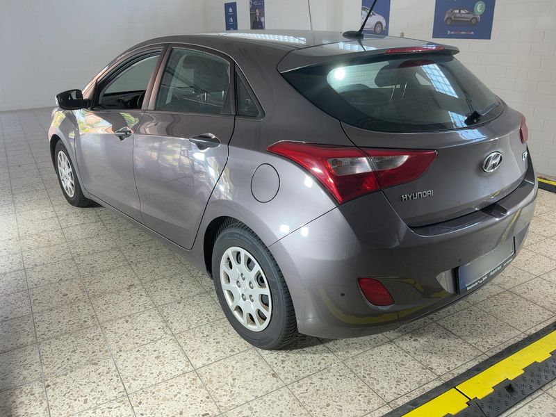 Hyundai i30 1.4 Classic — zdjęcie 3