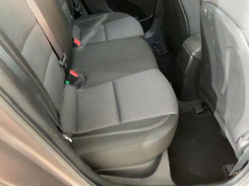 Hyundai i30 1.4 Classic — zdjęcie 14