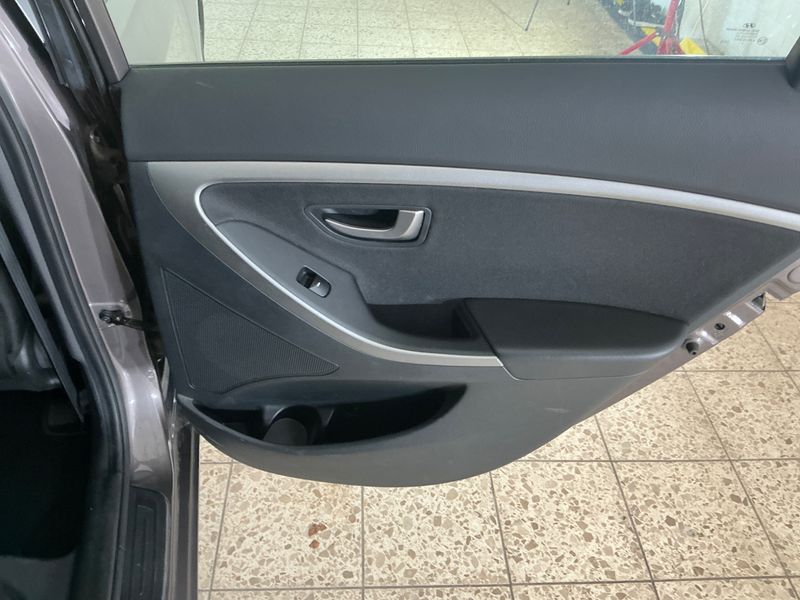 Hyundai i30 1.4 Classic 2014 – снимка 32