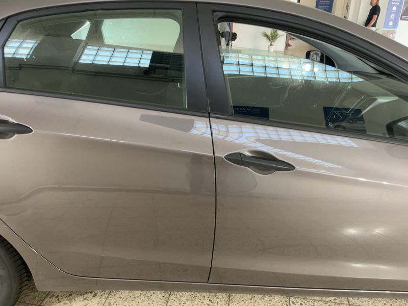 Hyundai i30 1.4 Classic — zdjęcie 7