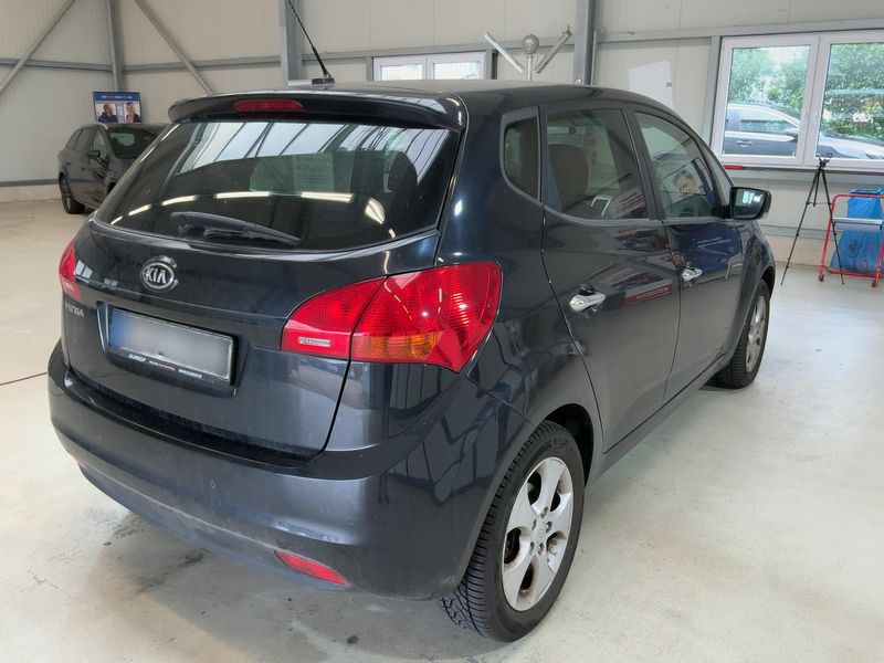 Kia Venga 1.6 FIFA World Cup Edition — zdjęcie 6