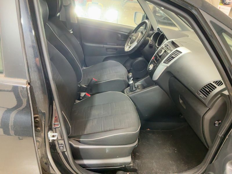 Kia Venga 1.6 FIFA World Cup Edition — zdjęcie 11