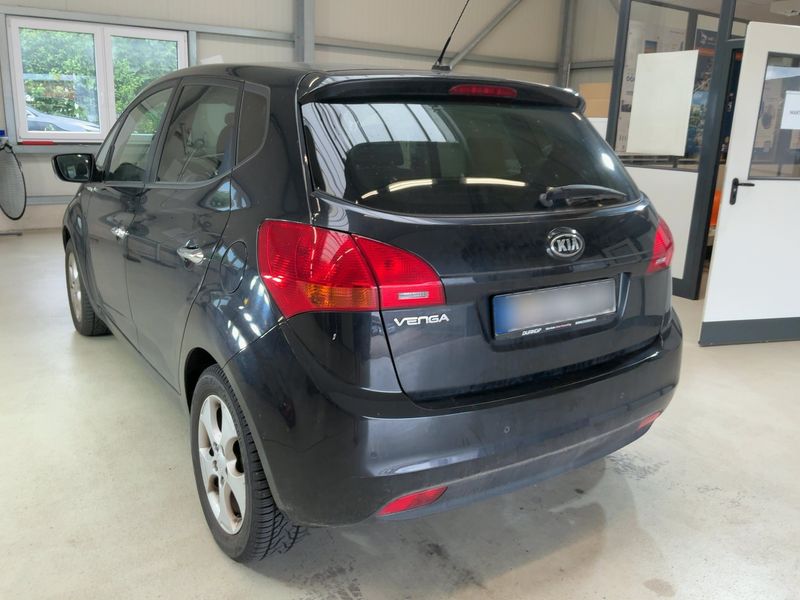 Kia Venga 1.6 FIFA World Cup Edition — zdjęcie 3