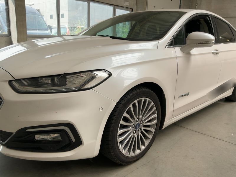 Ford Mondeo 2.0 Hybrid — zdjęcie 2