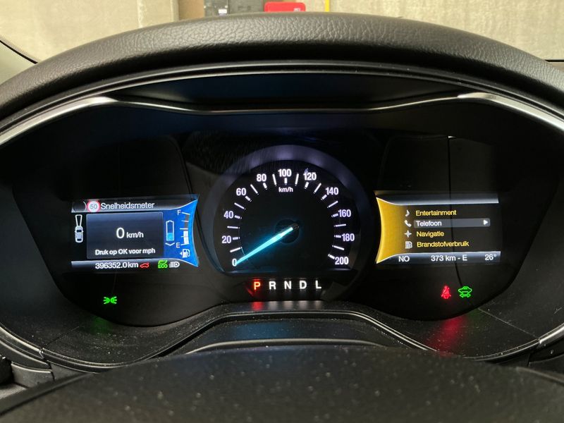 Ford Mondeo 2.0 Hybrid — zdjęcie 13