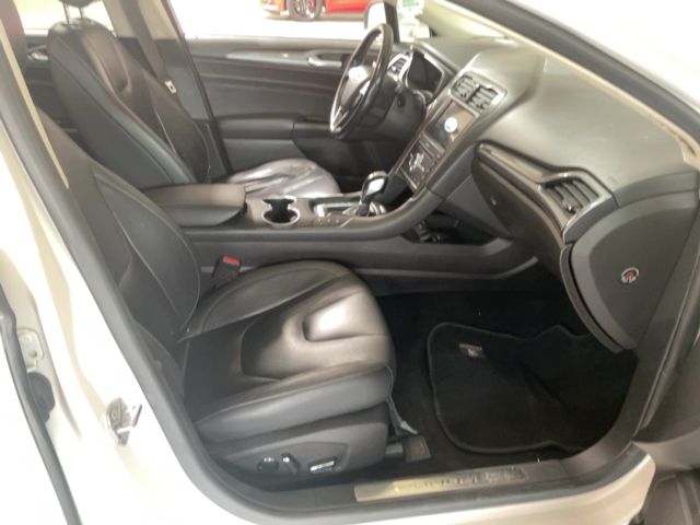 Ford Mondeo 2.0 Hybrid — zdjęcie 11