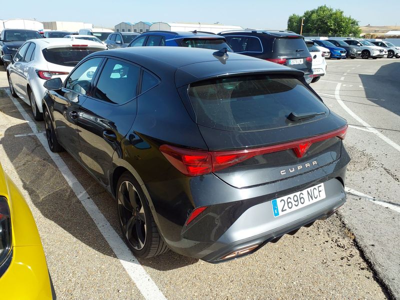 Cupra Leon 1.5 e-HYBRID — zdjęcie 3