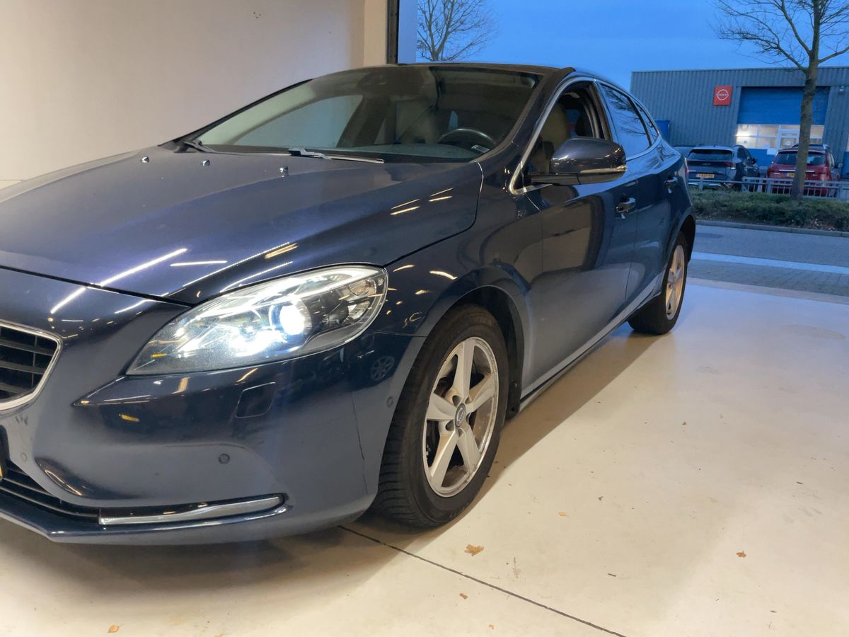 Volvo V40 2.0 D4 Summum