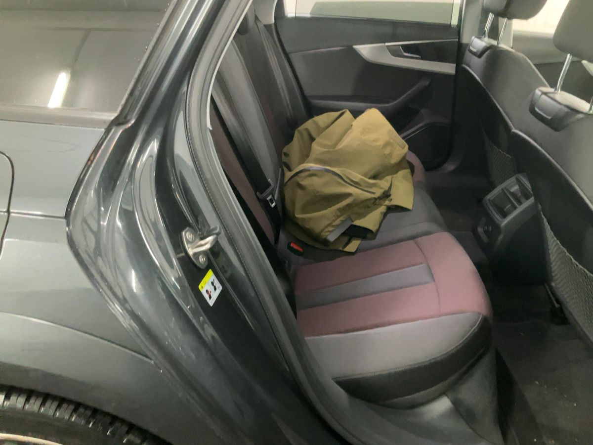 Audi A4 2020 — photo 21
