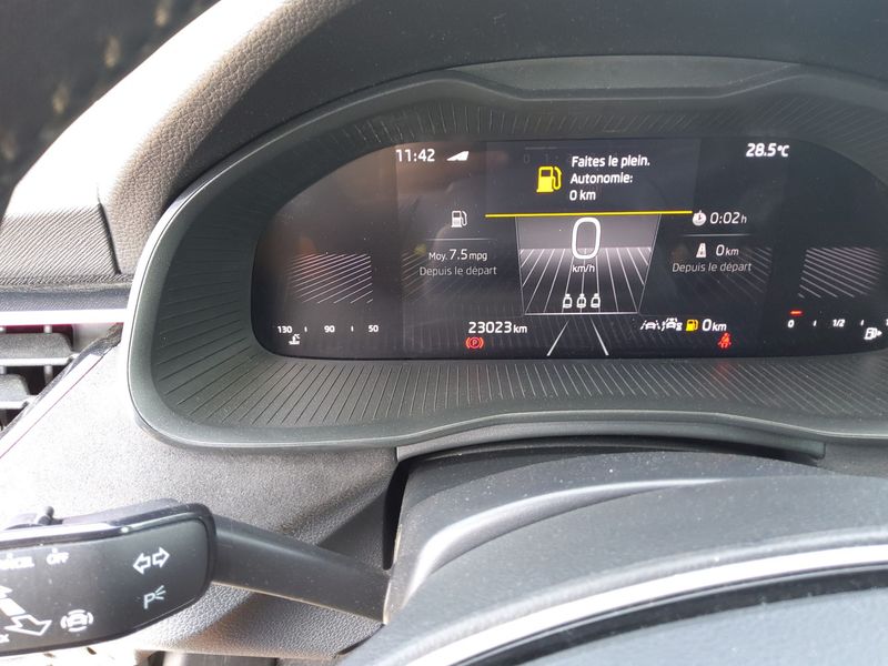 Skoda Kamiq 1.5 TSI ACT Selection — zdjęcie 11