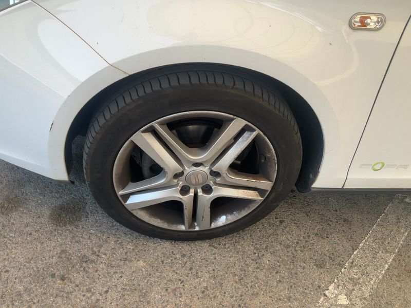 Seat Altea 1.6 TDI Style Ecomotive 2013 – снимка 3
