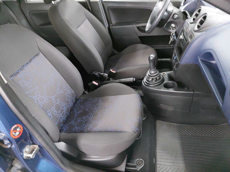Ford Fiesta 1.3 Fun X — zdjęcie 10